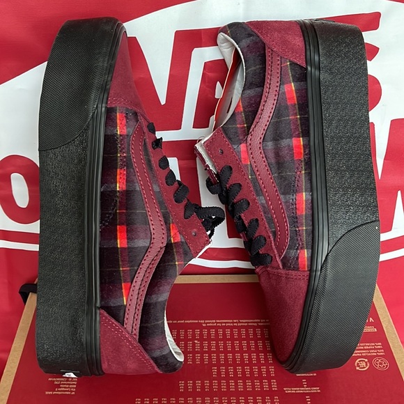 Vans Old Skool Stac
Velvet Plaid Port/Black
VNOA7Q5M02Y
WMNS Platforms - sneaker - Picture 12 of 16